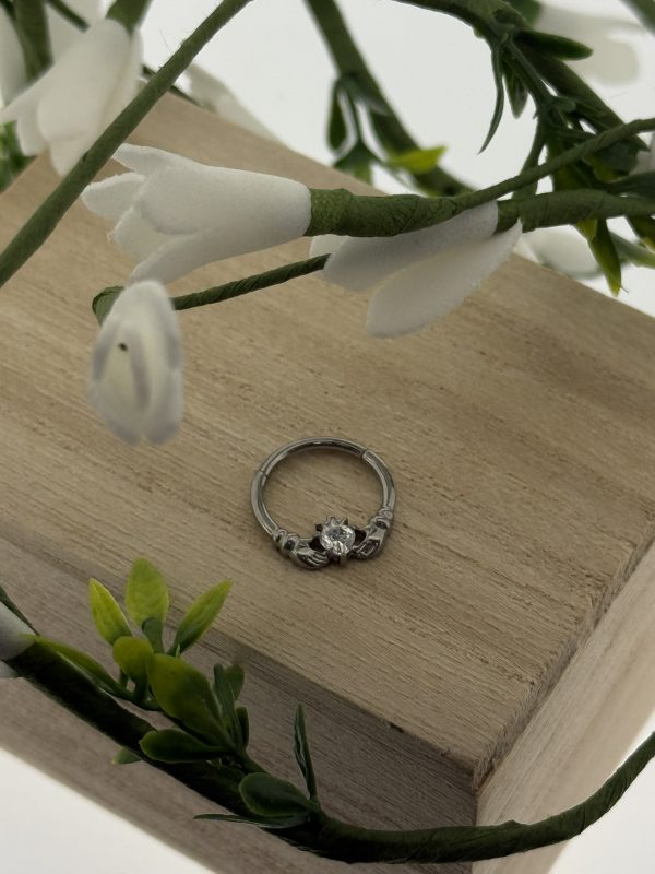 Titanium Claddagh Hinged Ring - Image 4